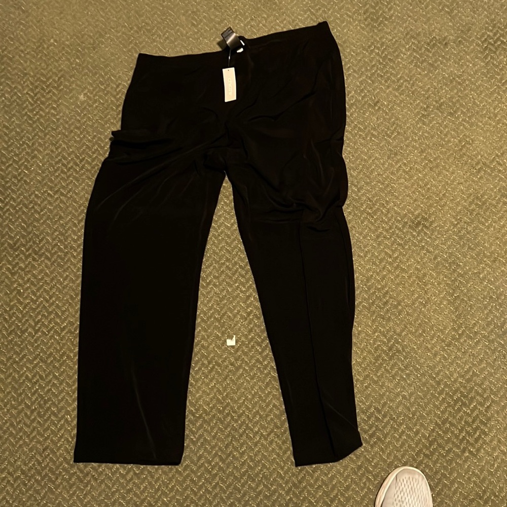Chicos black travelers knit pants in4R